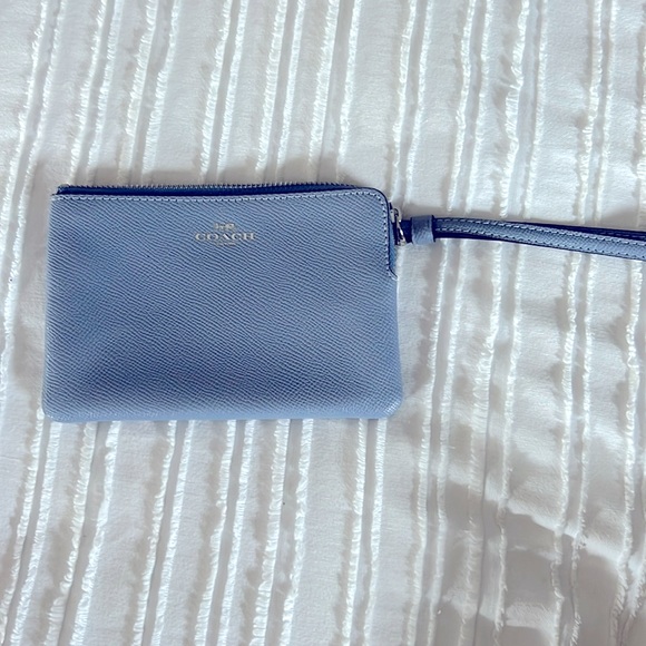 Coach wristlet/card holder - Picture 1 of 3